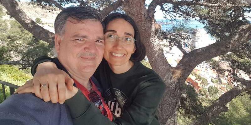 Lee más sobre el artículo Laura y Fernando celebrarán sus bodas de plata en la catedral: «El amor hay que cuidarlo a diario»